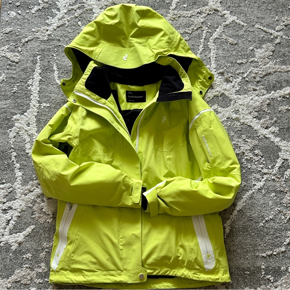 Peak Performance Ski Jacket